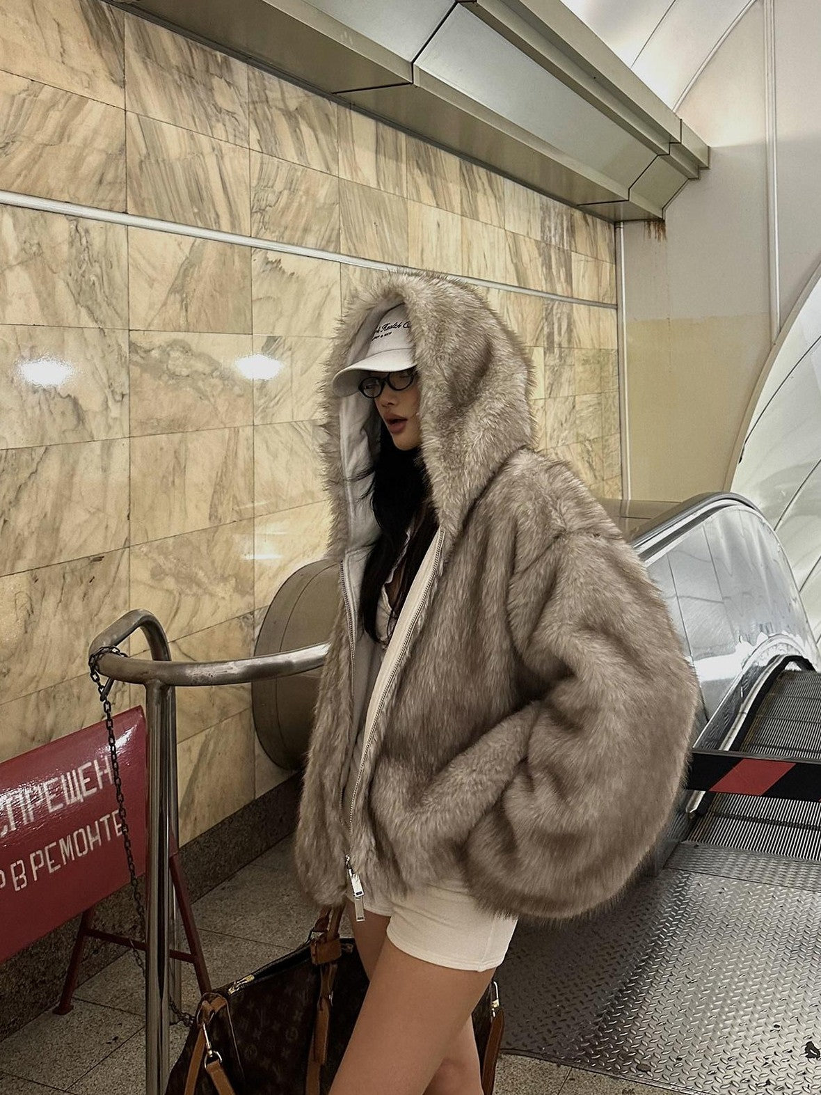 rovente White Reversible Hooded Fur Collar Zip Women's Cotton Faux Fur Coats