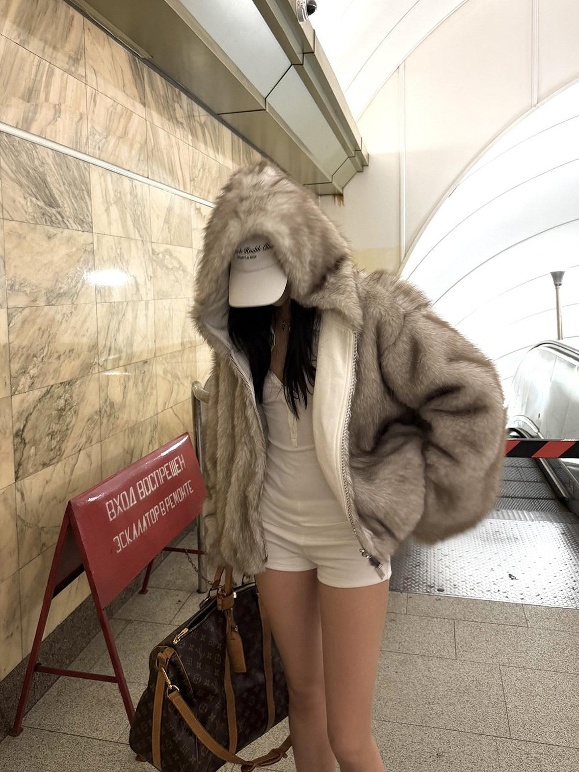 rovente White Reversible Hooded Fur Collar Zip Women's Cotton Faux Fur Coats