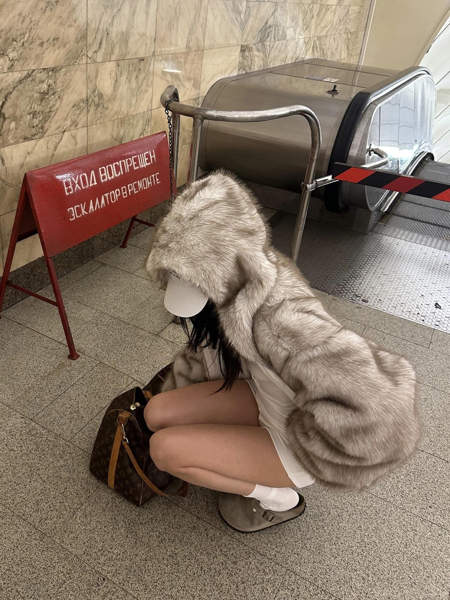 rovente White Reversible Hooded Fur Collar Zip Women's Cotton Faux Fur Coats