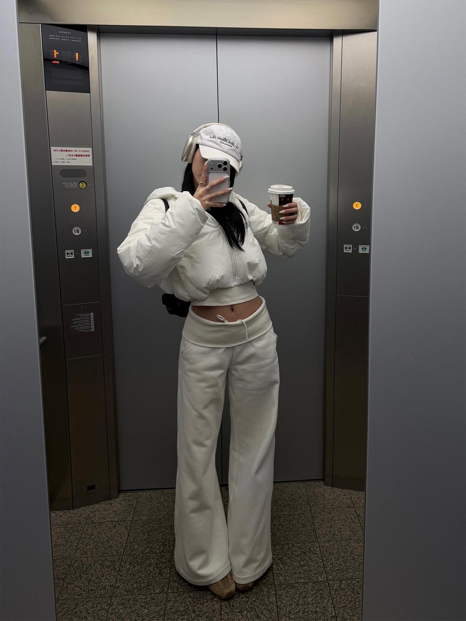 rovente White Ribbed High Waist Micro Flare Pockets Knit Women's Cotton Blend Sweatpants
