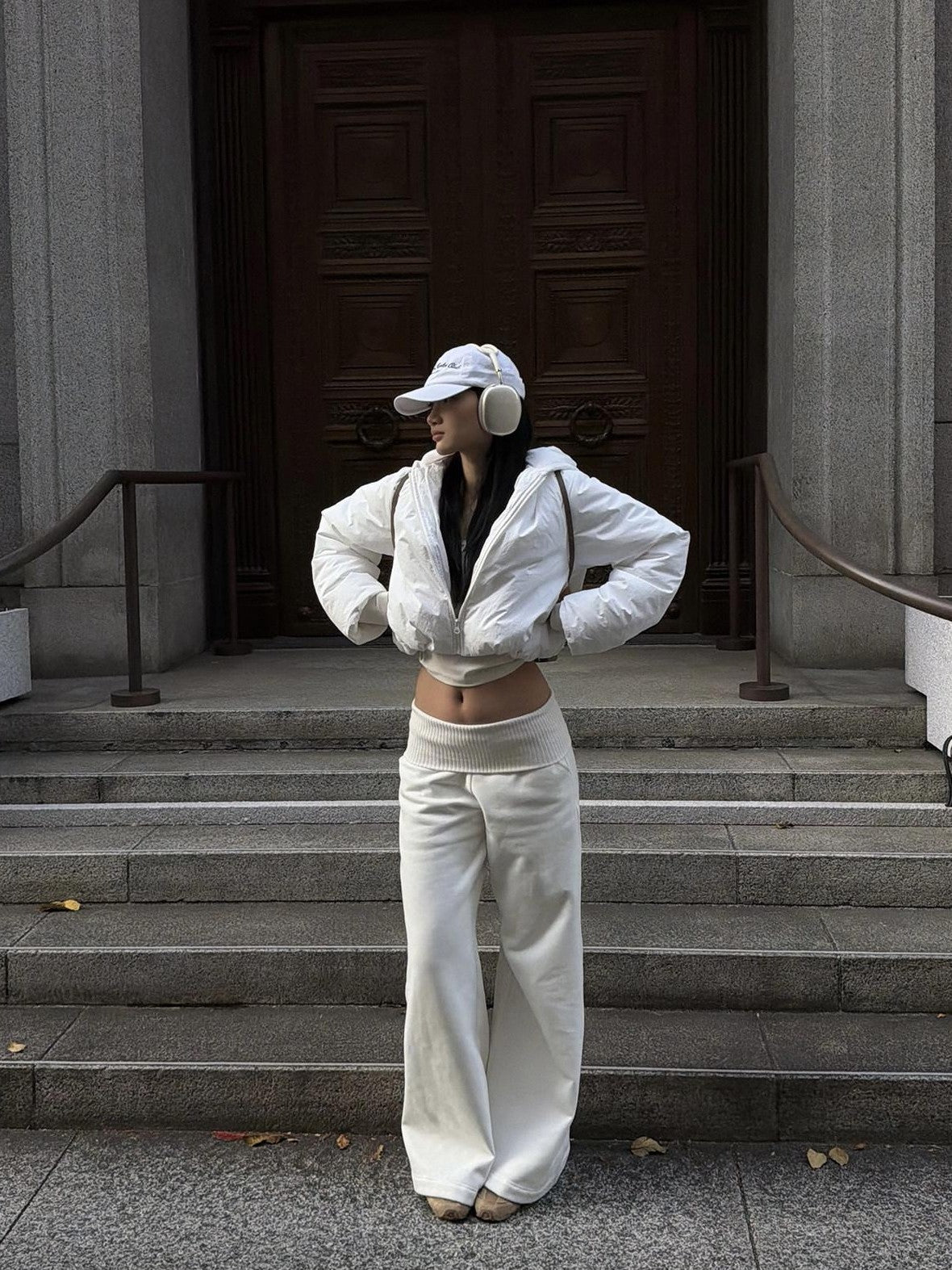 rovente White Ribbed High Waist Micro Flare Pockets Knit Women's Cotton Blend Sweatpants