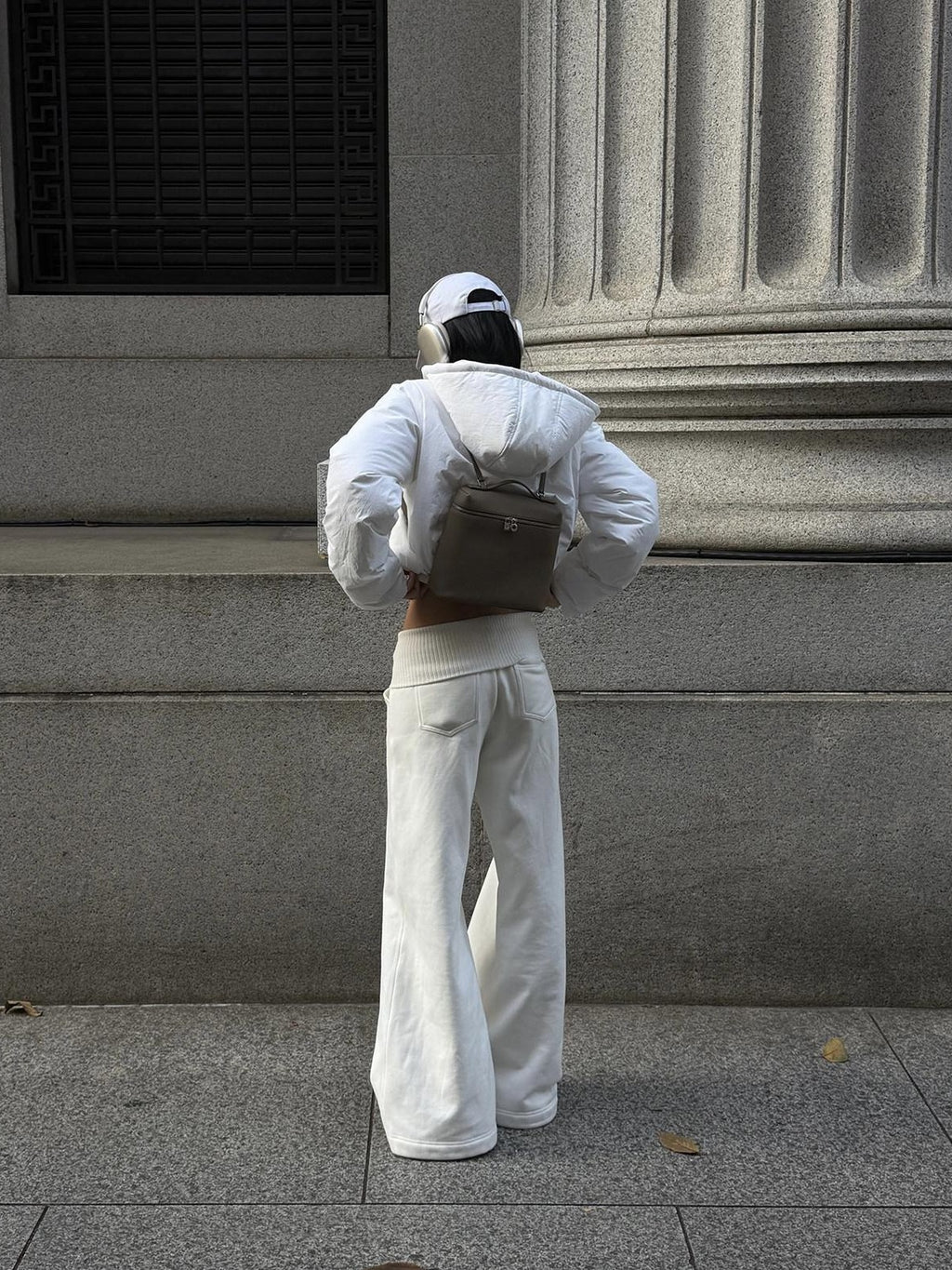 rovente White Ribbed High Waist Micro Flare Pockets Knit Women's Cotton Blend Sweatpants