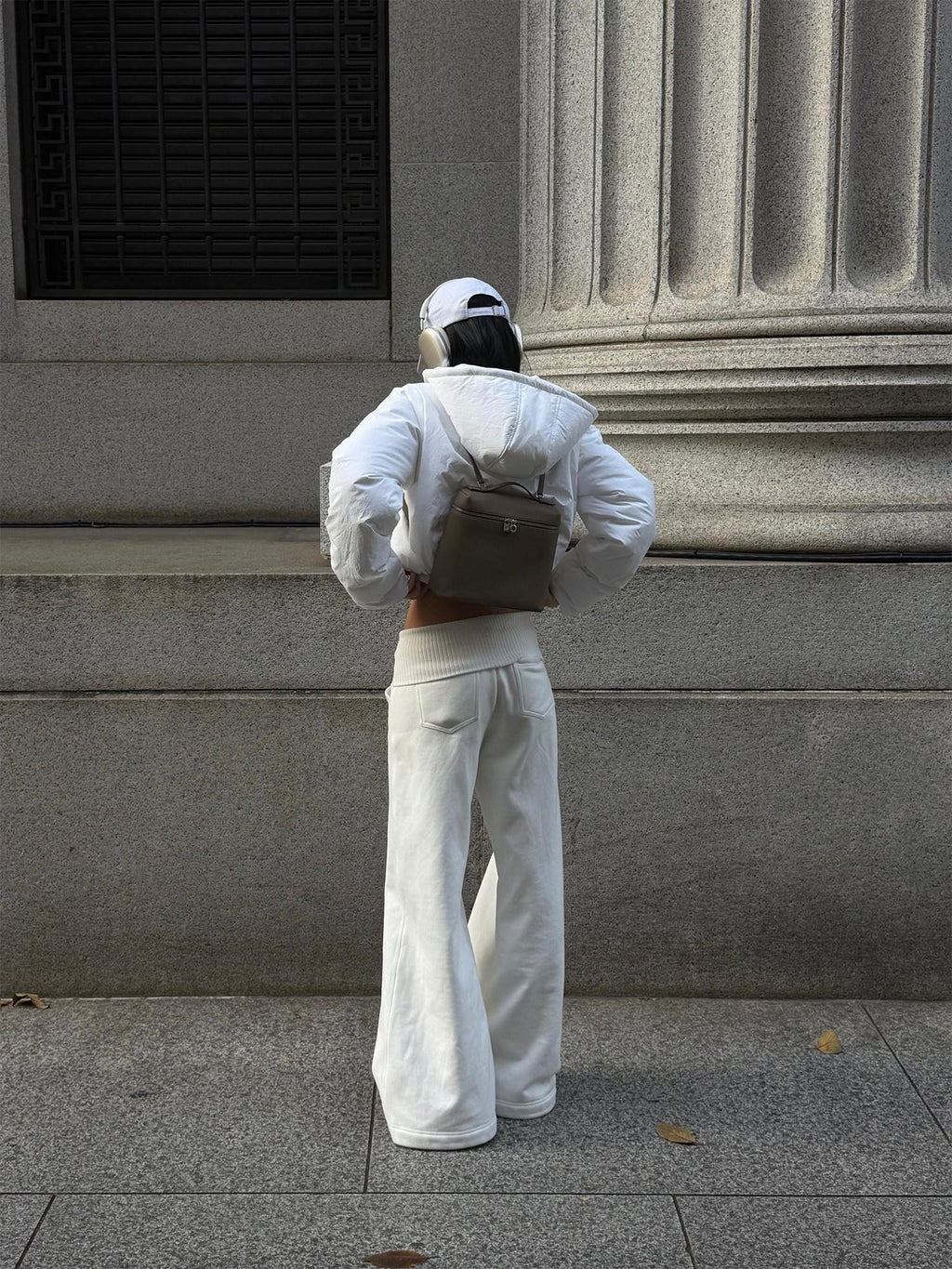 rovente White Ribbed High Waist Micro Flare Pockets Knit Women's Cotton Blend Sweatpants