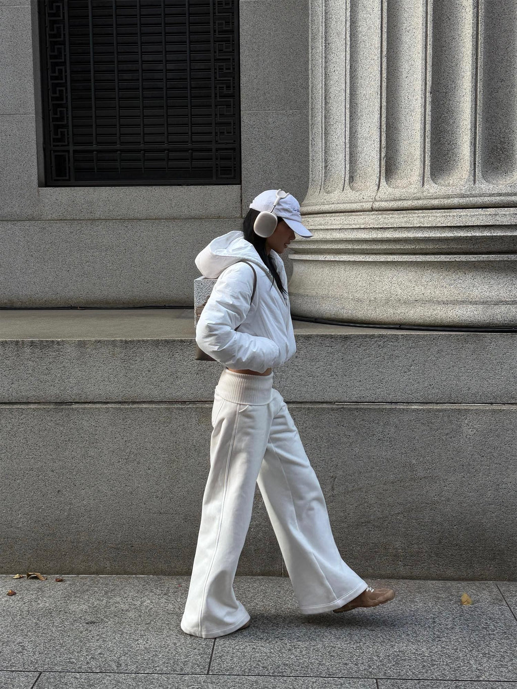 rovente White Ribbed High Waist Micro Flare Pockets Knit Women's Cotton Blend Sweatpants