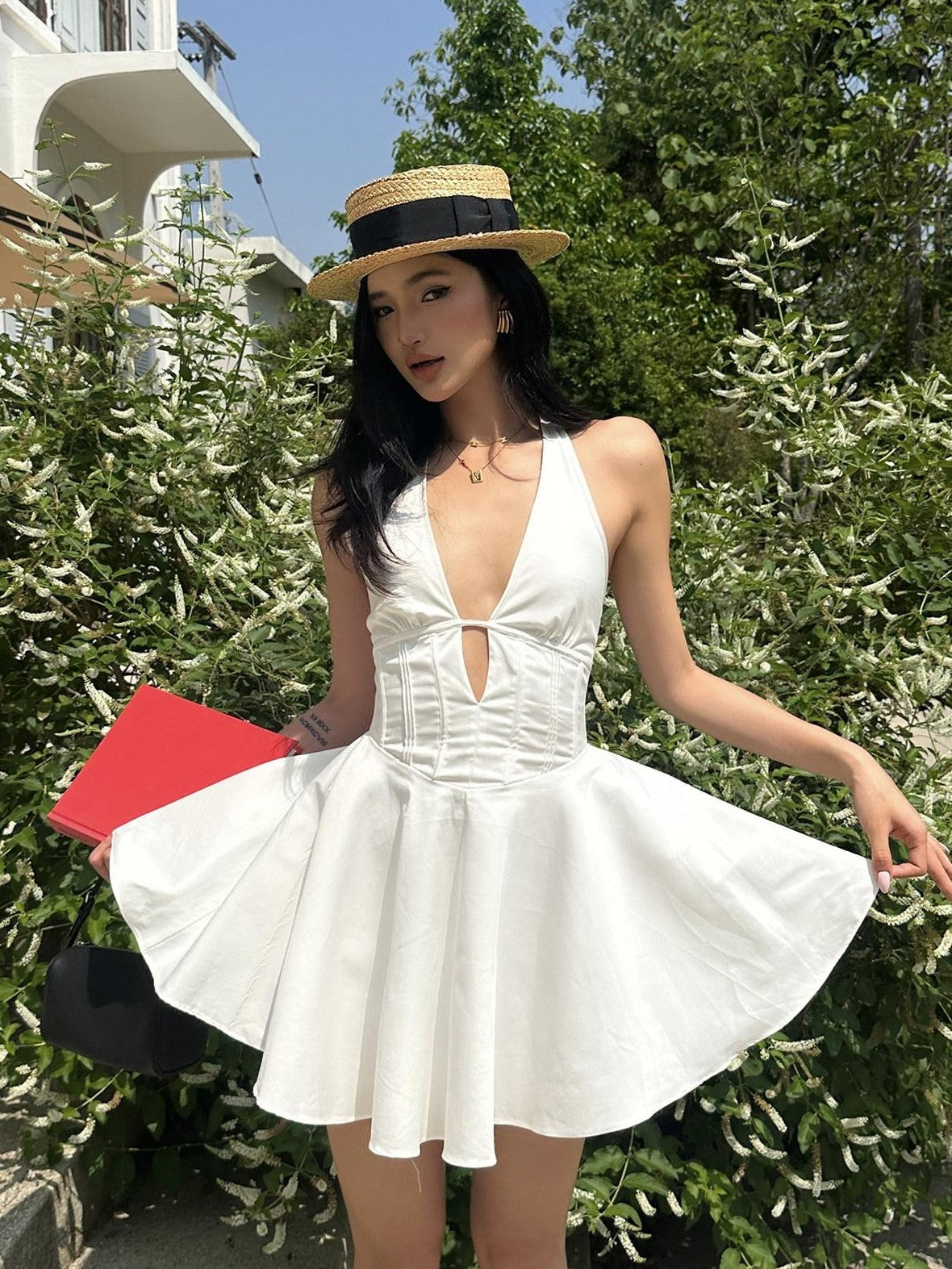 rovente White V-neck A Line Cinched Waist Women's Cotton Blend Woven Halter Mini Dresses