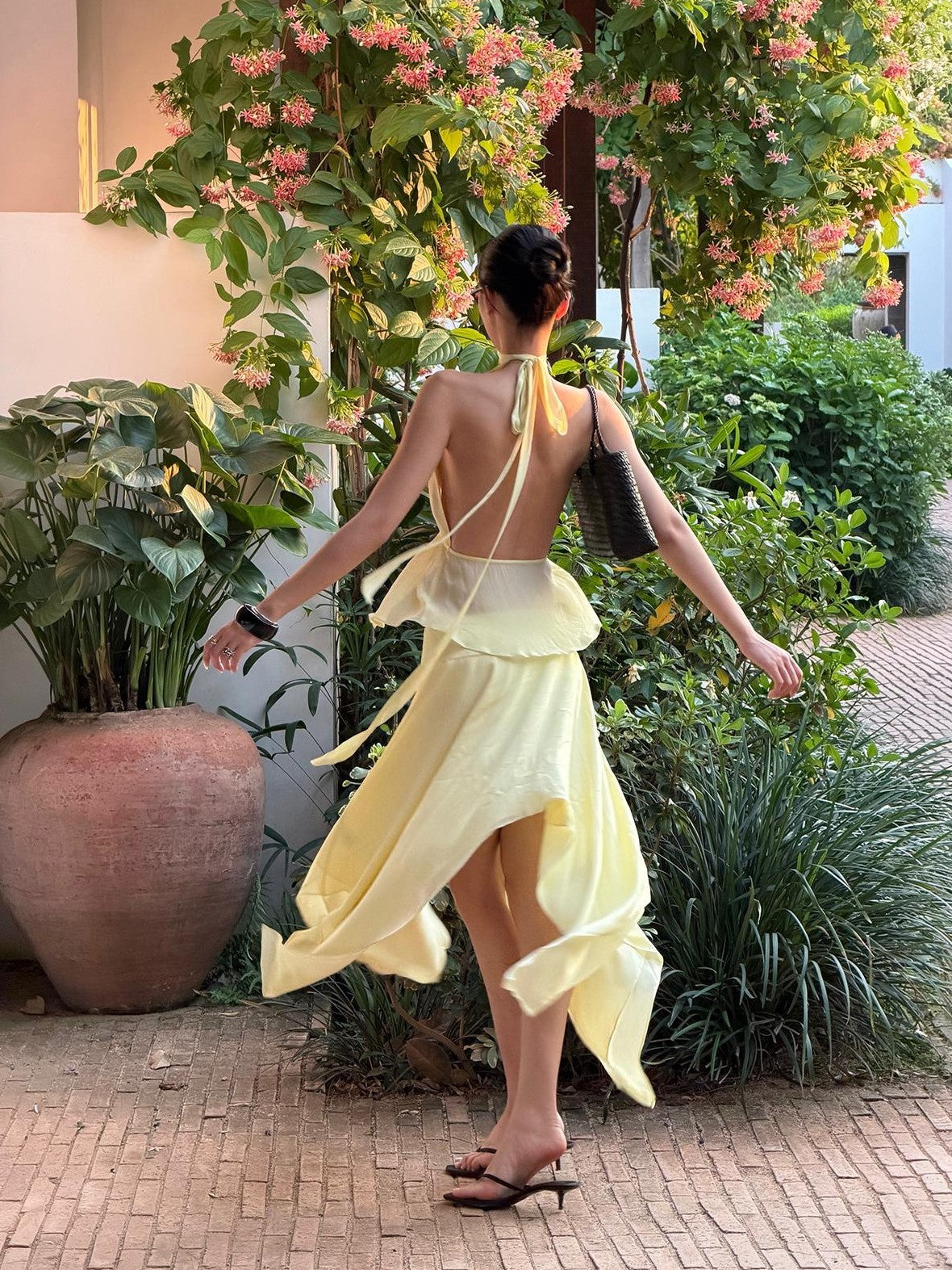 rovente Yellow Deep V-neck Sleeveless Asymmetric Two Piece Women's Matching Skirt Sets
